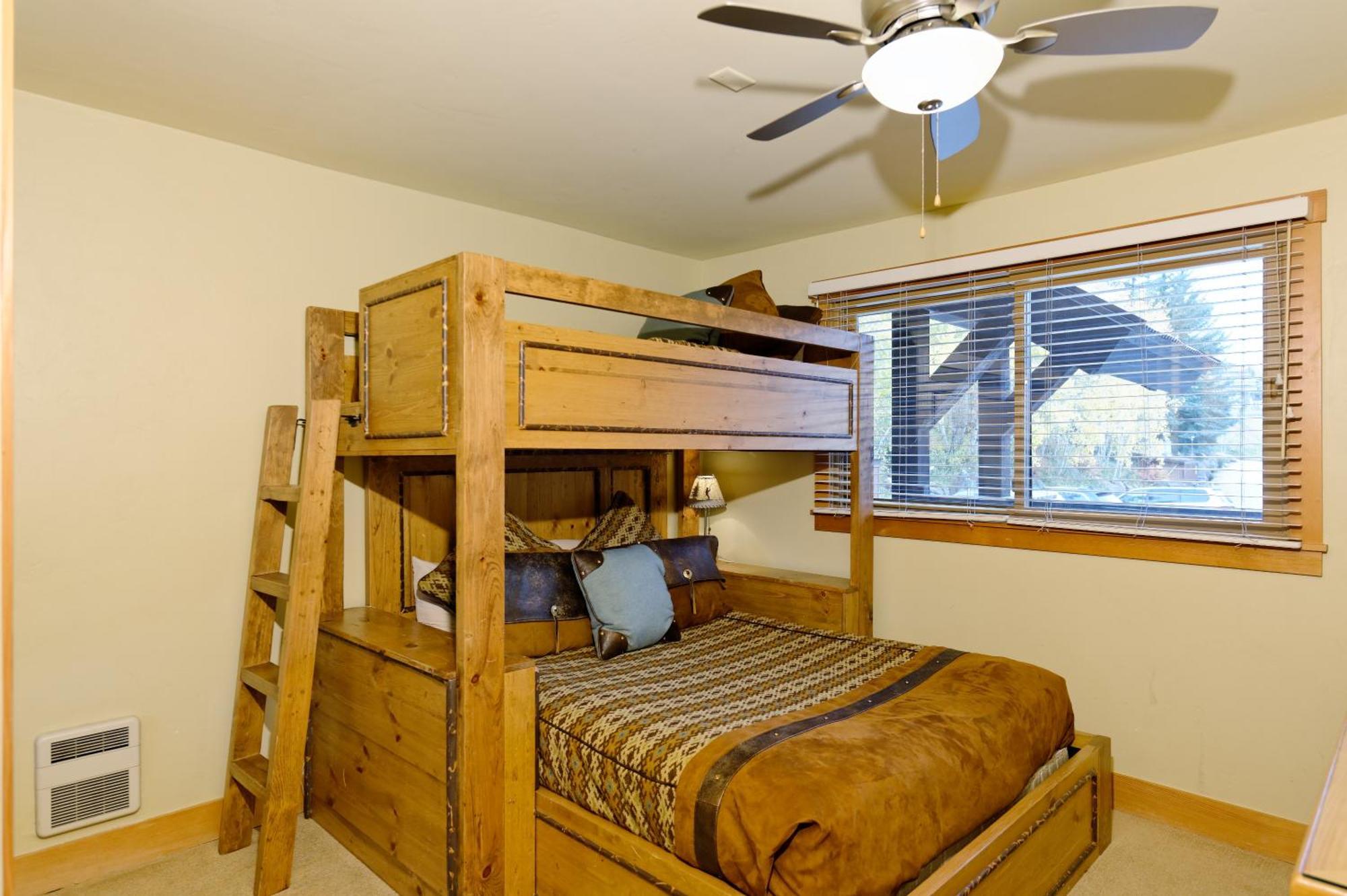 The Crestwood Snowmass Village Room photo